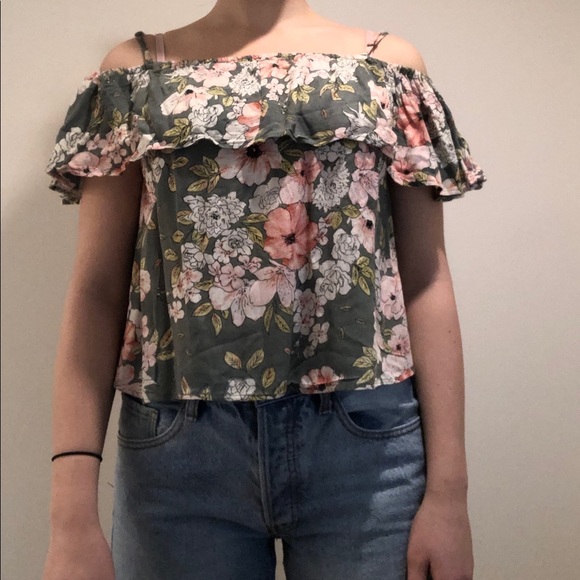 Billabong Off-the-Shoulder top - Picture 3 of 4